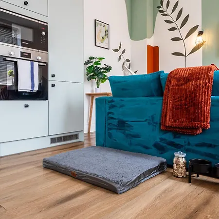 Perfect 2 Bed Flat Near Cabot Circus