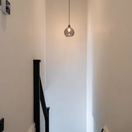 Apartment Perfect 2 Bed Flat Near Cabot Circus *