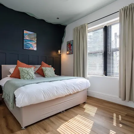 Perfect 2 Bed Flat Near Cabot Circus Appartamento