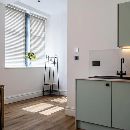 Apartment Perfect 2 Bed Flat Near Cabot Circus *