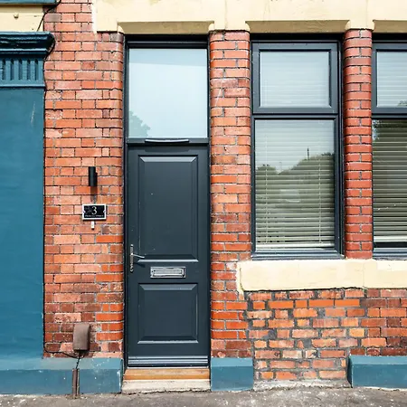 Perfect 2 Bed Flat Near Cabot Circus *